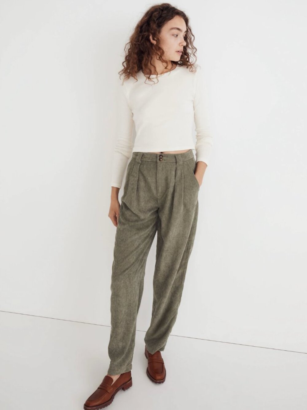 NWT Corduroy High-Rise Baggy Tapered Pants in size 8.
